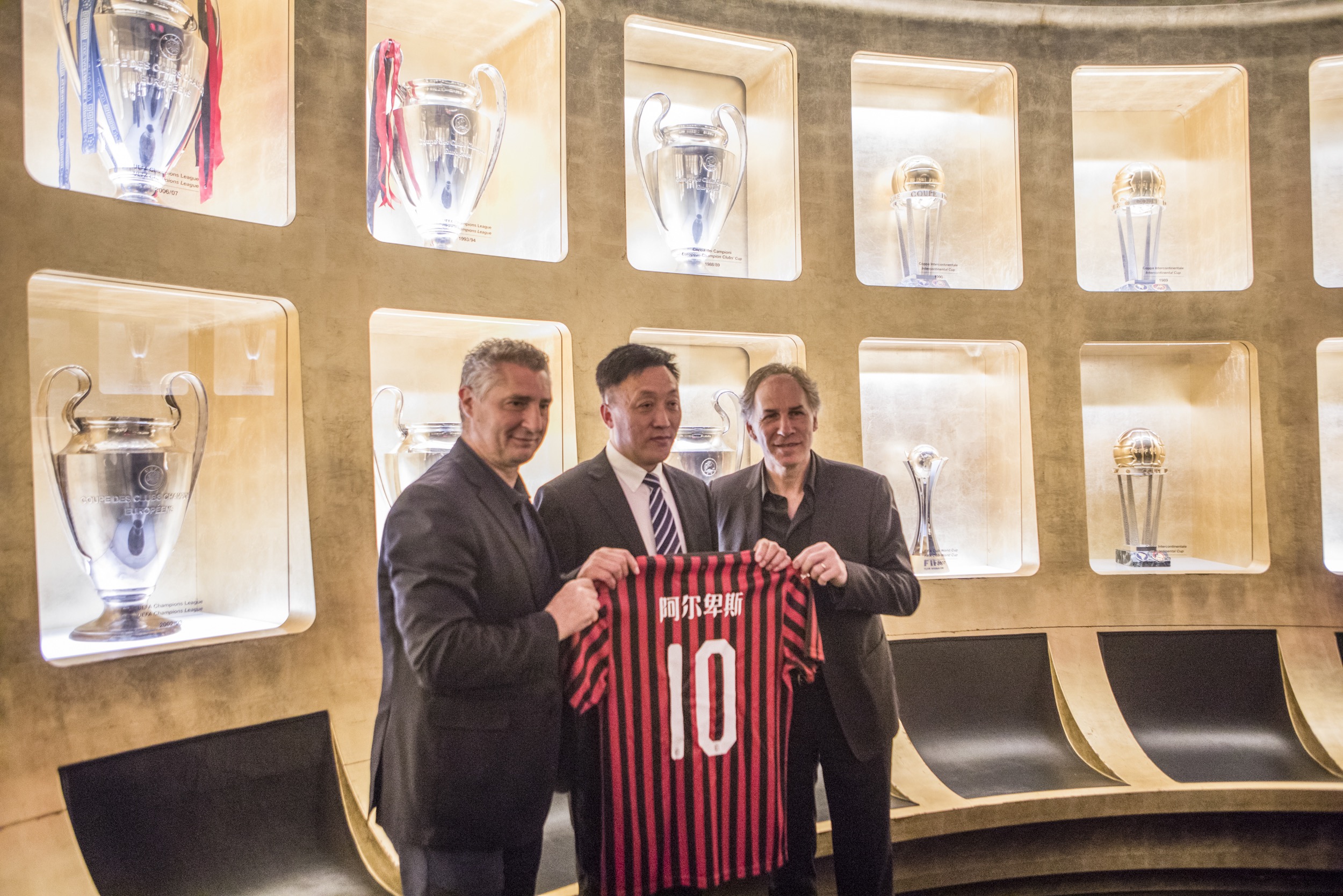 雄鹿内线统治令对手无解