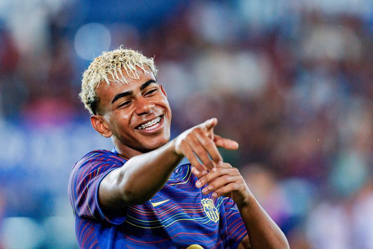 上游新闻：冲超决战，超1500名重庆球迷将在客场为铜梁龙助威