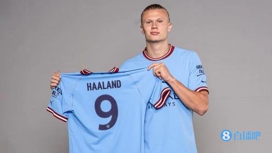 传记作者：莱万年少时常因身材自卑；他与渣叔的关系起初不好