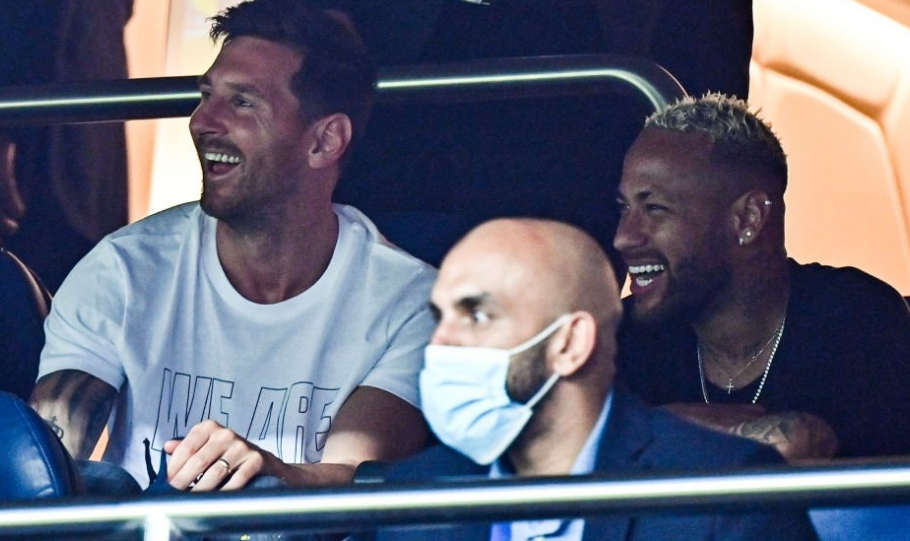 拿到50冠再退役，梅西已经是历史第一人了吗？